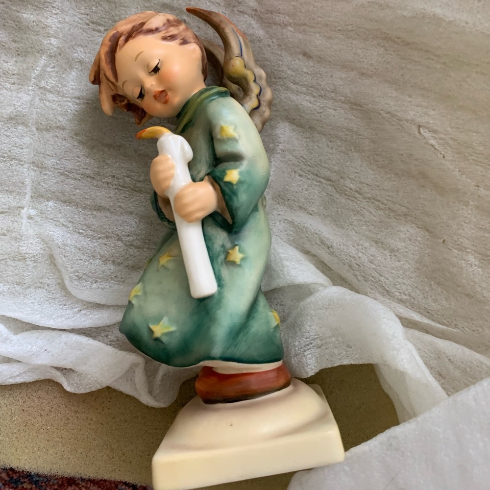 Angel with Candle Hummel